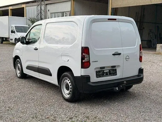 Gebraucht Opel Combo 102 PS (75 kW) 2023 Weiß Van / Kleinbus