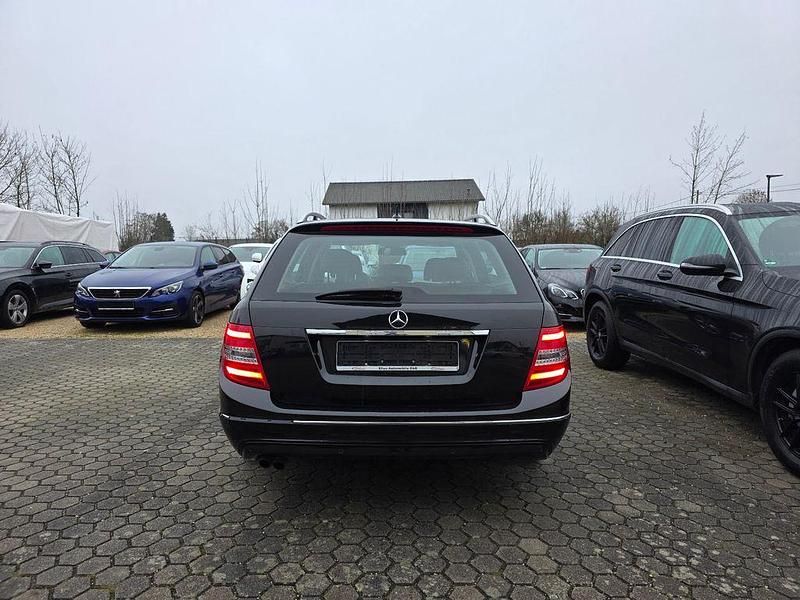 Gebraucht Mercedes C180 156 PS (114 kW) 2013 Schwarz Kombi