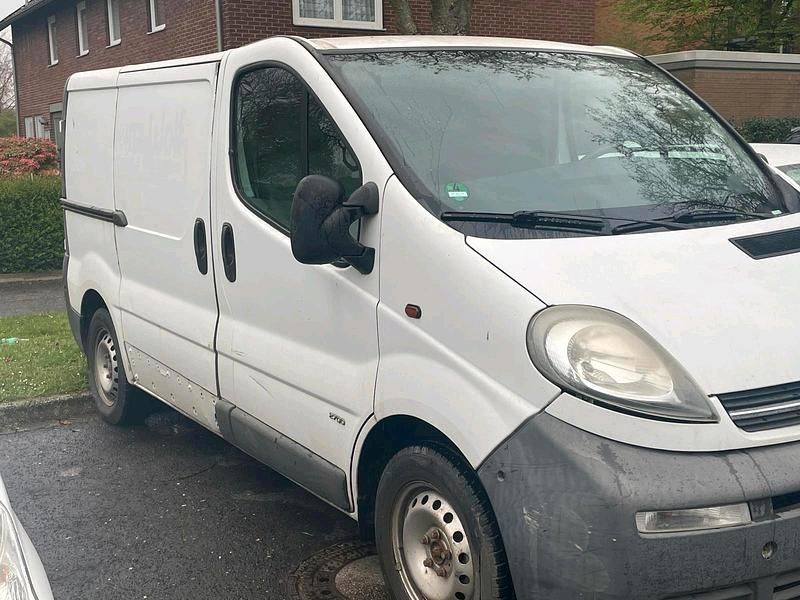 Gebraucht Opel Vivaro 101 PS (74 kW) 2004 Weiß Van / Kleinbus