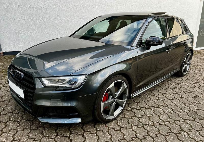 Gebraucht Audi S3 Ambiente 300 PS (220 kW) 2019 Grau Limousine