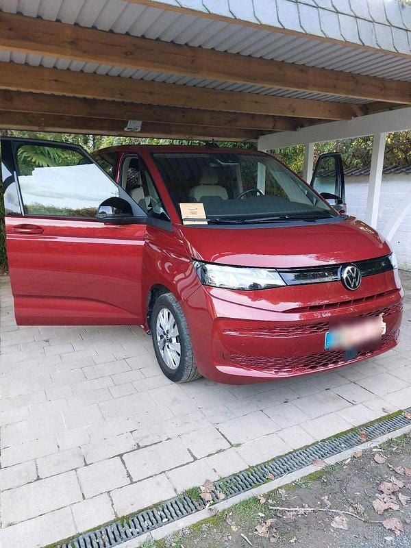 Gebraucht VW Multivan 204 PS (150 kW) 2024 Rot Van
