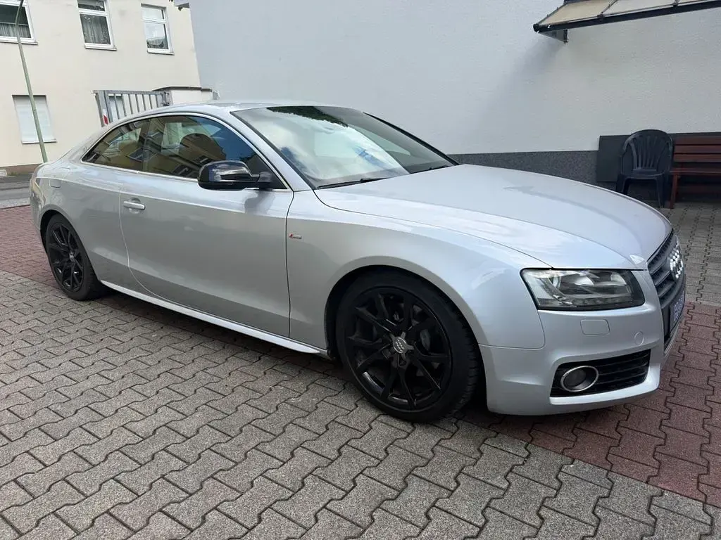 Second-hand Audi A5 S-Line 170 CP (125 kW) 2011 Argintiu Coupe