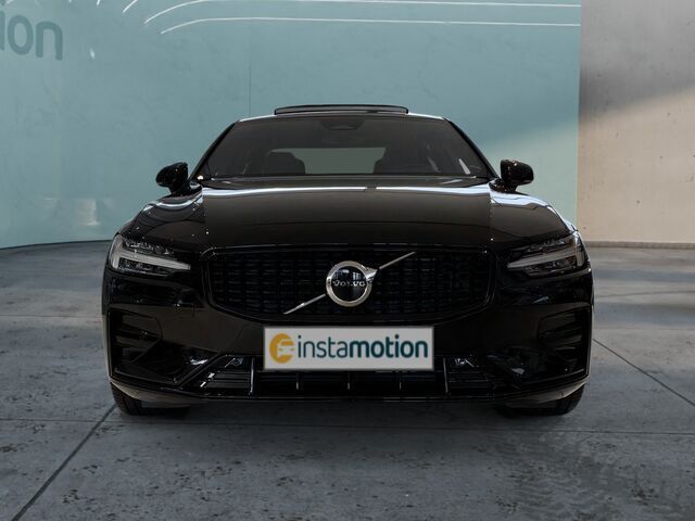 Gebraucht Volvo S60 Plus 197 PS (144 kW) 2023 Schwarz Limousine