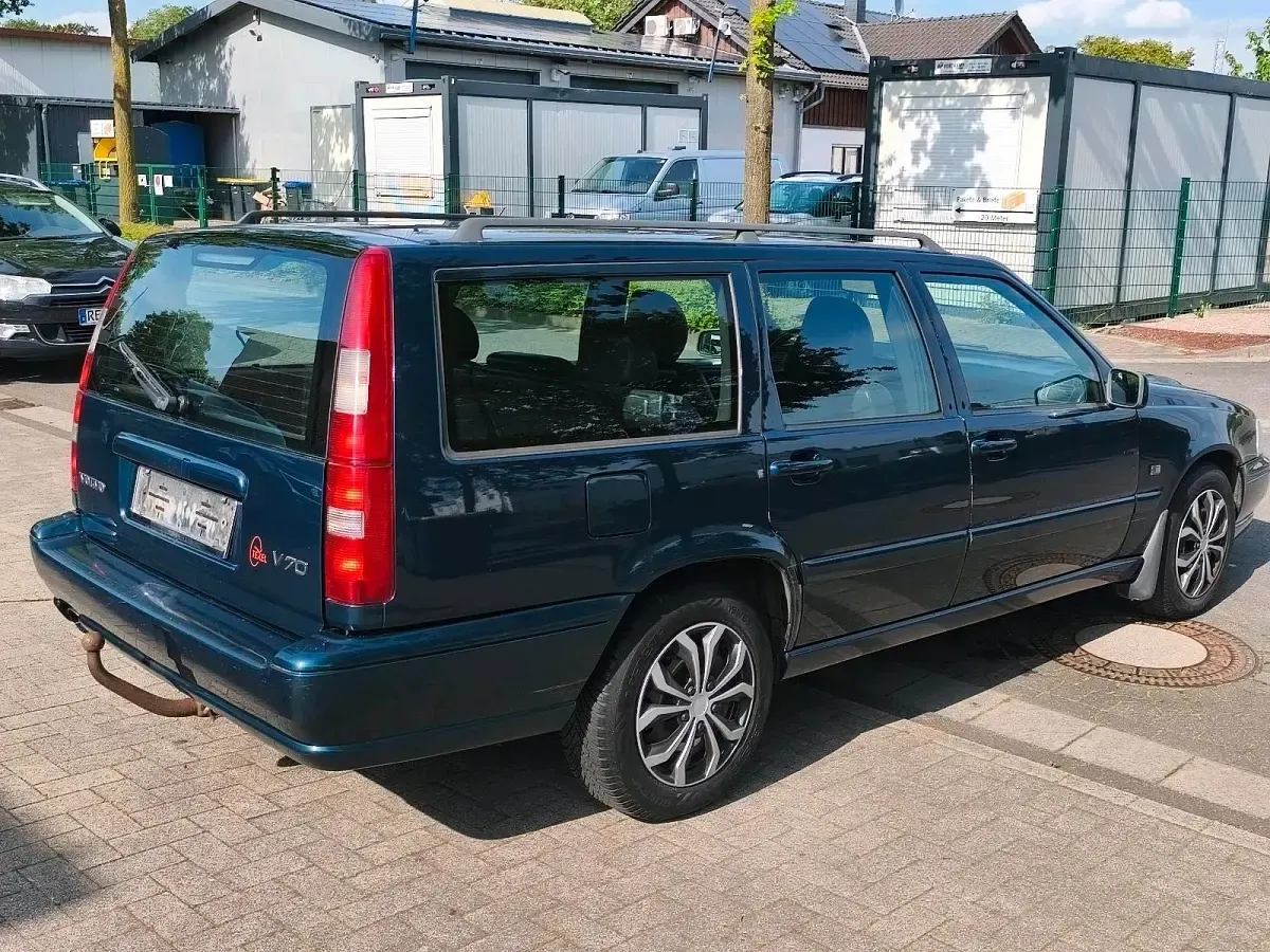 Gebraucht Volvo V70 144 PS (105 kW) 1998 Grün Kombi