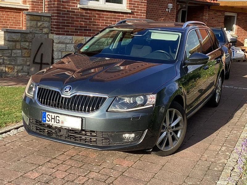 Grau Gebraucht 2016 Skoda Octavia Style Kombi | 8.300 € (Guter Preis) - Bild 1/4