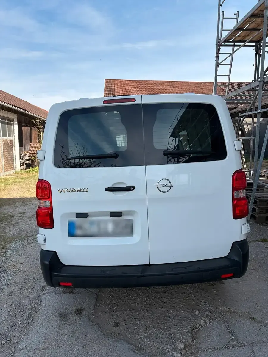 Gebraucht Opel Vivaro-e Combi 170 PS (125 kW) 2020 Weiß Van / Kleinbus