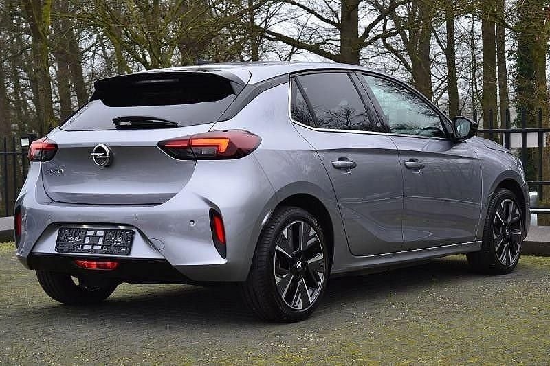 Gebraucht Opel Ampera 73 kW (100 PS) 2021 Silber Kleinwagen