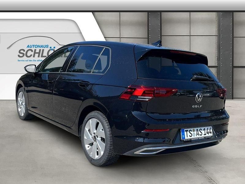 Gebraucht VW Golf VIII Move 116 PS (85 kW) 2023 Deep black perleffekt Limousine