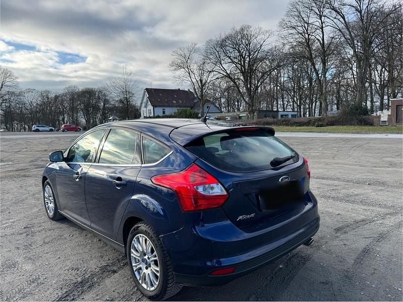Second-hand Ford Focus Titanium 140 CP (102 kW) 2011 Albastru Berlinǎ