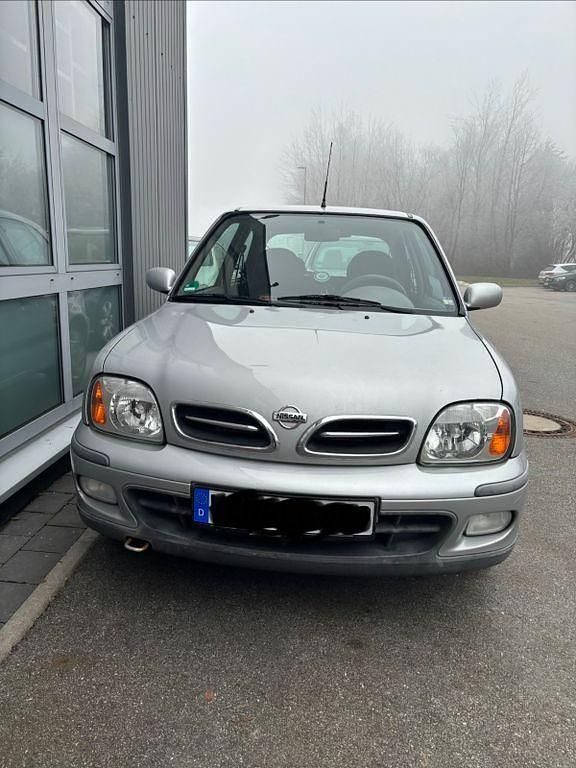 Schwarz Gebraucht 2001 Nissan Micra Comfort Limousine | 900 € (Fairer Preis) - Bild 1/3