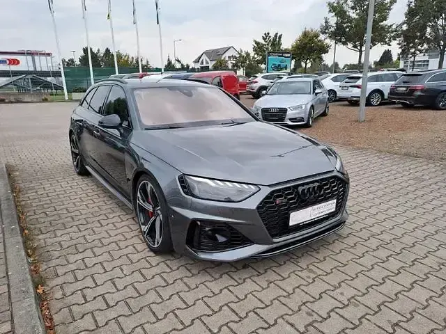 Gebraucht Audi RS4 Sport 450 PS (330 kW) 2021 Daytonagrau Kombi