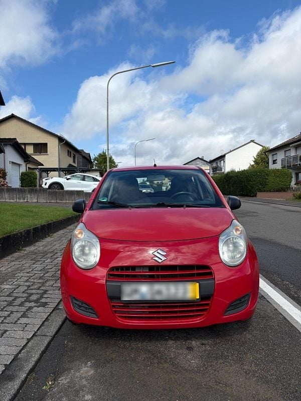 Rot Gebraucht 2009 Suzuki Alto Basic Kleinwagen | 4.990 € (Teuer) - Bild 1/4