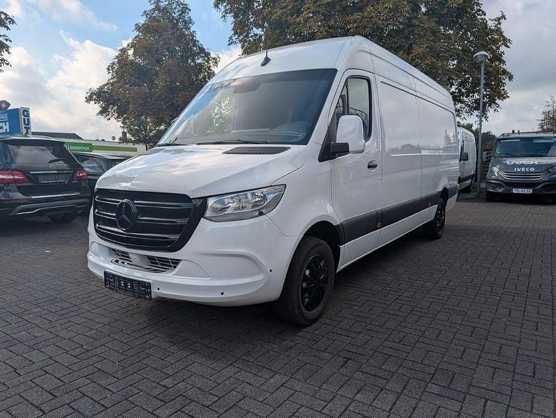 Weiß Gebraucht 2023 Mercedes Sprinter Van | 37.485 € (Fairer Preis) - Bild 1/4