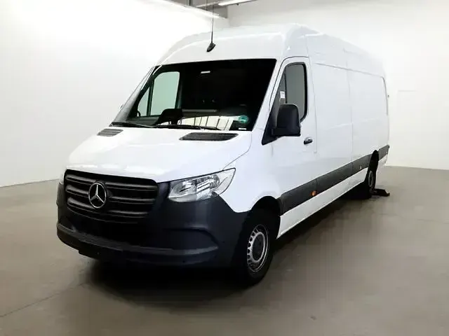 Używany Mercedes Sprinter 170 KM (125 kW) 2025 Biały Van