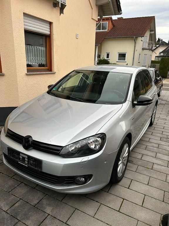 Silber Gebraucht 2012 VW Golf VI Match Kleinwagen | 4.900 € (Fairer Preis) - Bild 1/4