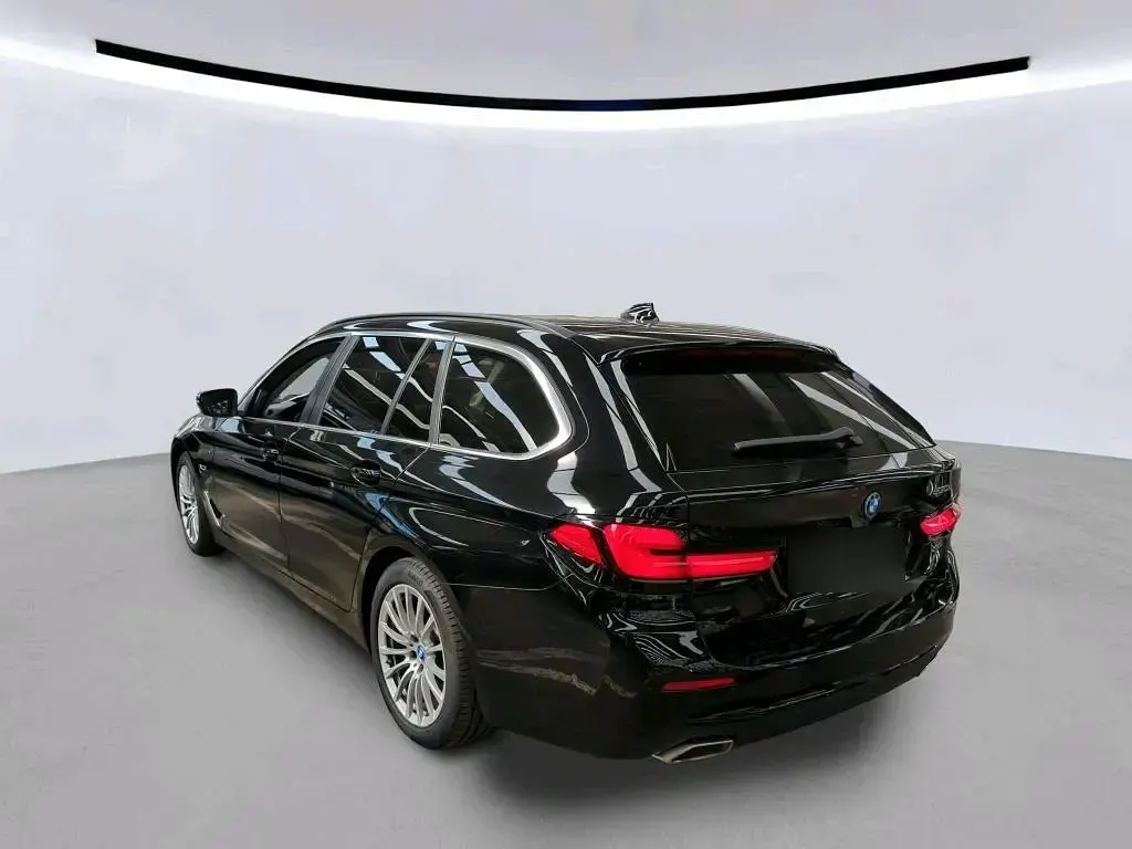 Gebraucht BMW 530e Sport Line 292 PS (214 kW) 2023 Schwarz Kombi