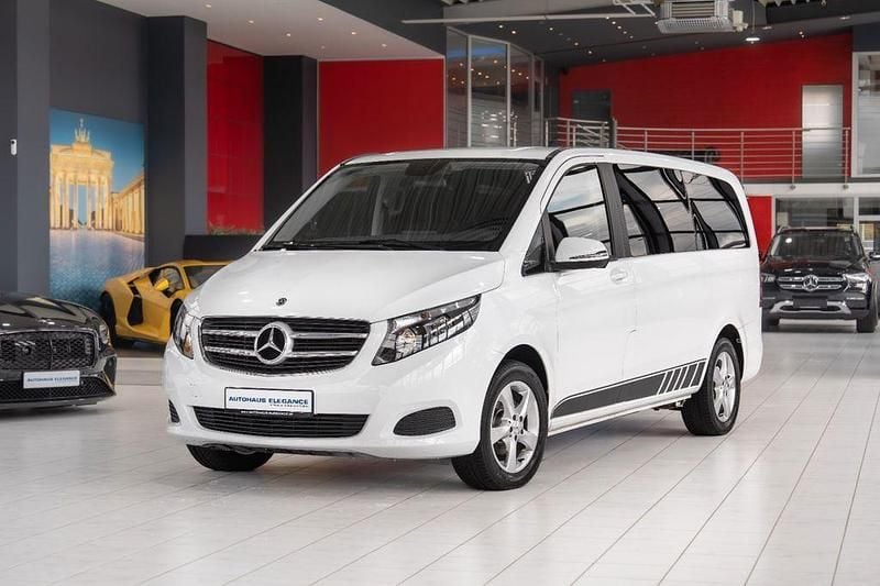 Arktikweiss Gebraucht 2019 Mercedes V200 Van / Kleinbus | 33.980 € (Superpreis) - Bild 1/4