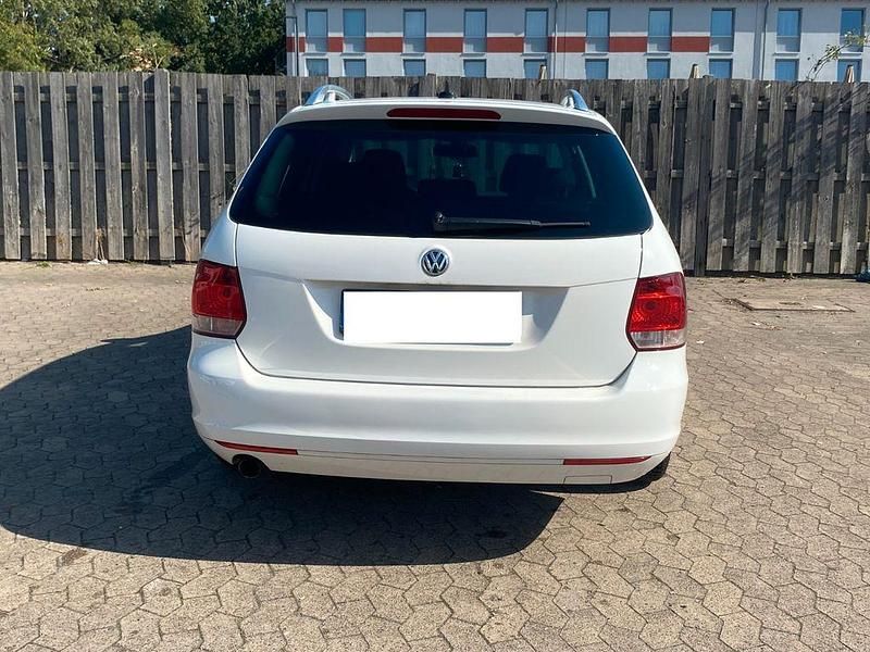 Gebraucht VW Golf VII Style 105 PS (77 kW) 2012 Weiß Kombi