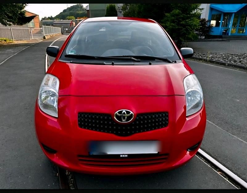 Rot Gebraucht 2008 Toyota Yaris Kleinwagen | 2.900 € (Fairer Preis) - Bild 1/4