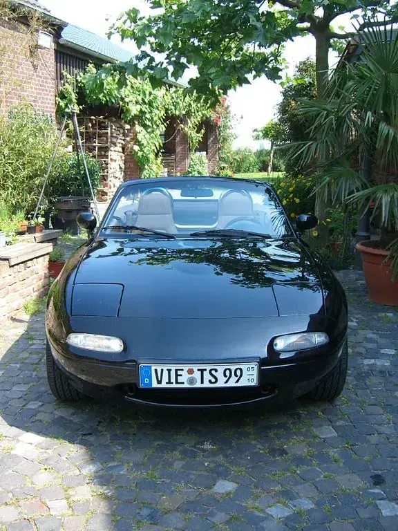 Second-hand Mazda MX5 116 CP (85 kW) 1992 Negru Cabrio