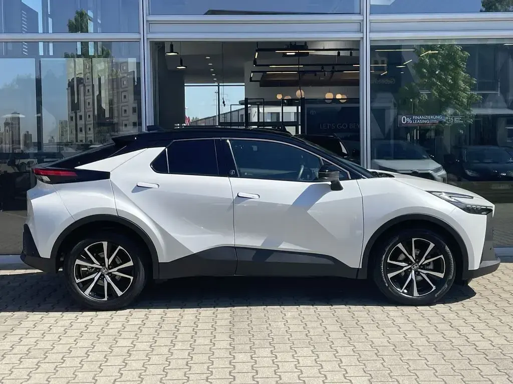 Gebraucht Toyota C-HR Team 197 PS (144 kW) 2024 Platinumweiss perleffekt/schwa SUV
