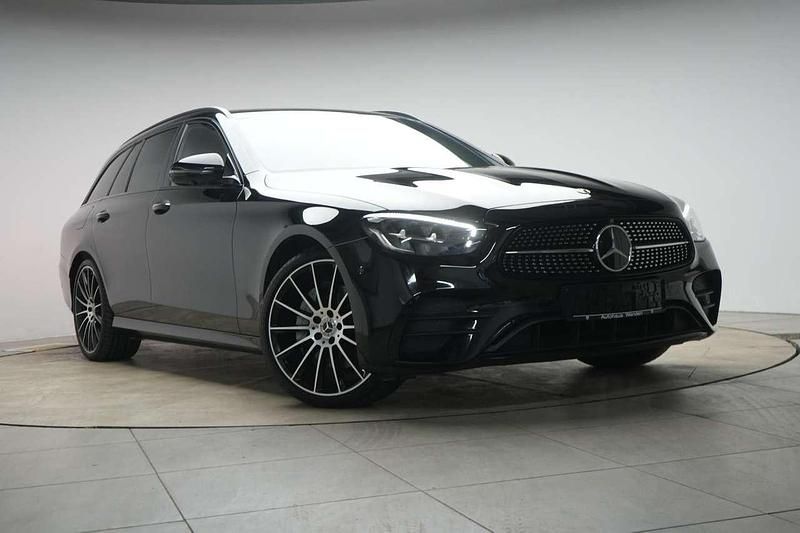 Schwarz Gebraucht 2022 Mercedes E220 AMG line Kombi | 31.990 € (Fairer Preis) - Bild 1/4