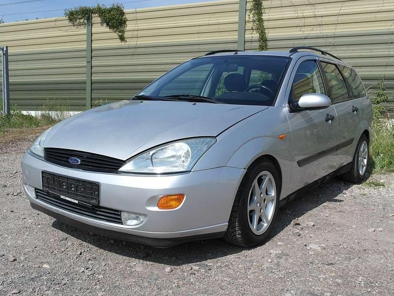 Silber Gebraucht 2000 Ford Focus Ghia Kombi | 1.499 € (Fairer Preis) - Bild 1/4