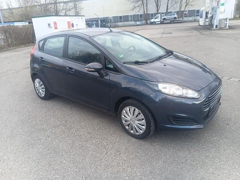 Gebraucht Ford Fiesta Trend 82 PS (60 kW) 2013 Grau Kleinwagen