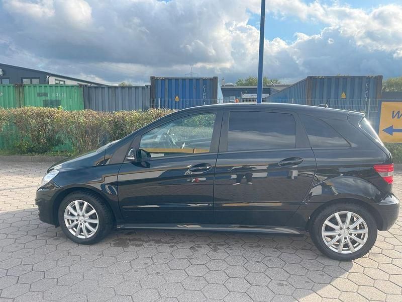 Gebraucht Mercedes B180 109 PS (80 kW) 2010 Schwarz Van / Kleinbus