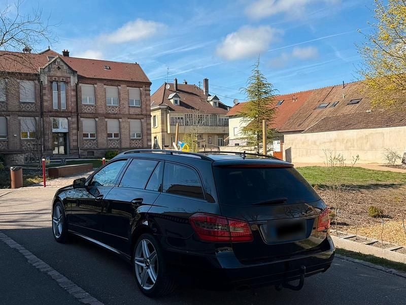 Gebraucht Mercedes E350 Style 231 PS (169 kW) 2010 Schwarz Kombi