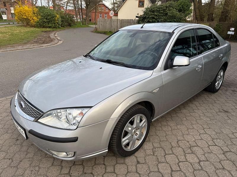 Gebraucht Ford Mondeo Ghia 204 PS (150 kW) 2006 Silber Limousine
