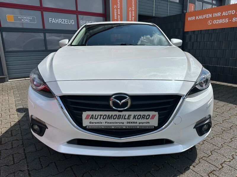 Weiß Gebraucht 2016 Mazda 3 Nakama Limousine | 12.780 € (Fairer Preis) - Bild 1/4