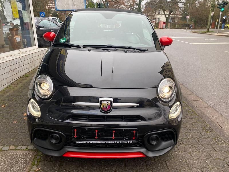 Usado Abarth 500C 145 HP (106 kW) 2018 Preto Cabrios