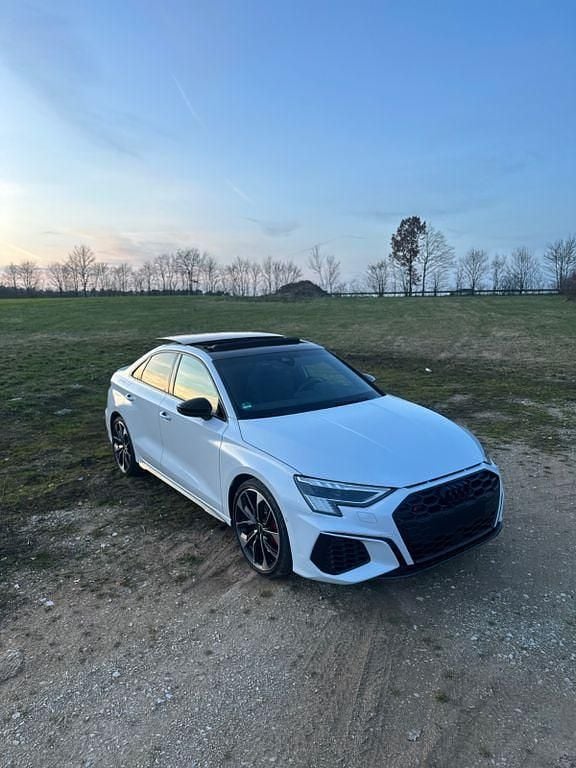 Weiß Gebraucht 2021 Audi S3 Ambiente Limousine | 35.000 € (Fairer Preis) - Bild 1/4