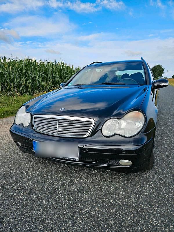 Schwarz Gebraucht 2003 Mercedes C180 Kombi | 2.400 € - Bild 1/4