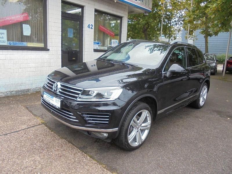 Schwarz Gebraucht 2016 VW Touareg R-line SUV | 18.850 € (Fairer Preis) - Bild 1/4