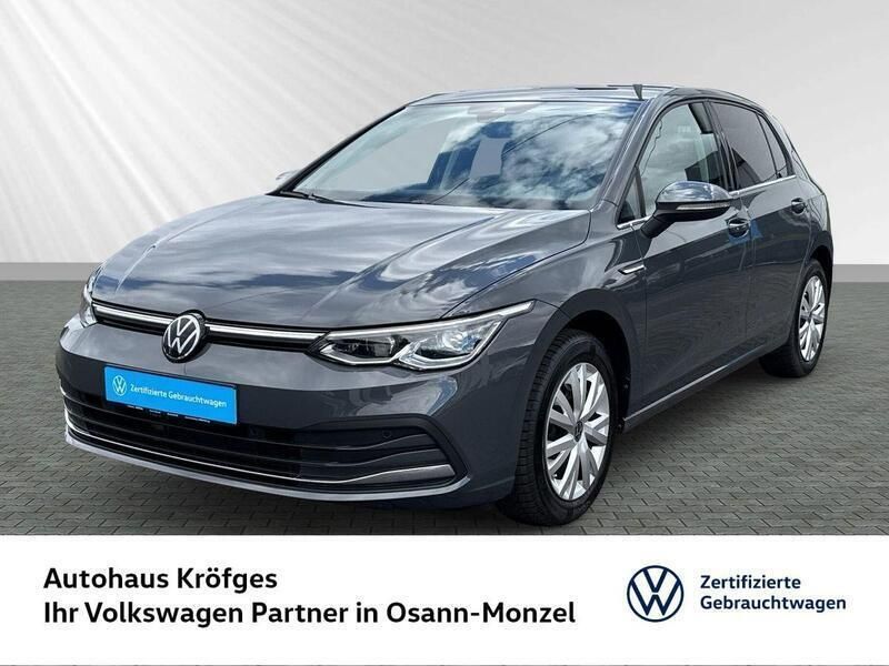 Grau Gebraucht 2023 VW Golf VIII Style Limousine | 27.690 € (Etwas zu teuer) - Bild 1/4