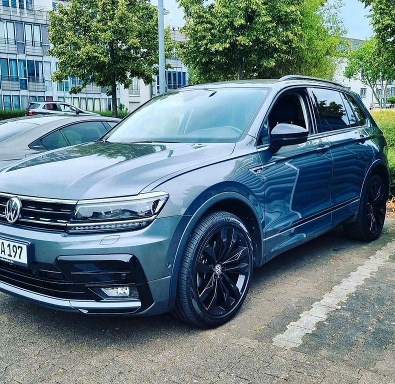 Grau Gebraucht 2020 VW Tiguan R-line SUV | 33.100 € (Fairer Preis) - Bild 1/4
