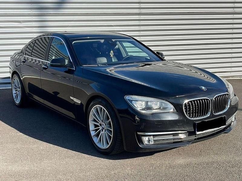 Schwarz Gebraucht 2013 BMW 750 Limousine | 16.990 € (Guter Preis) - Bild 1/4