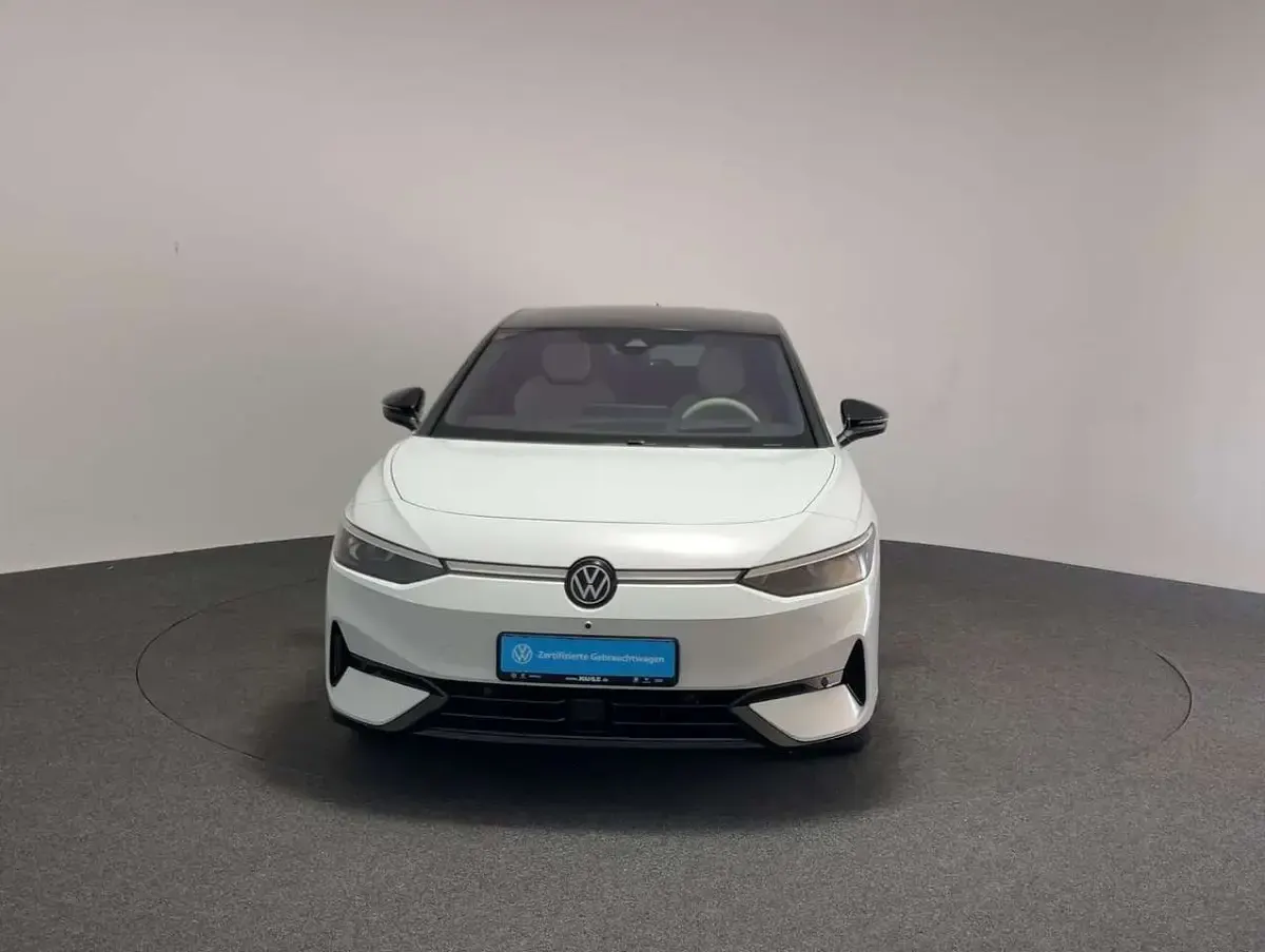 Gebraucht VW ID.7 Pro 210 kW (286 PS) 2025 Gletscherweiß metallic Limousine