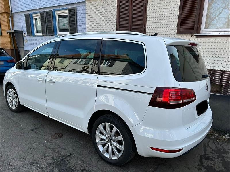 Gebraucht VW Sharan Highline 150 PS (110 kW) 2017 Weiß Van / Kleinbus