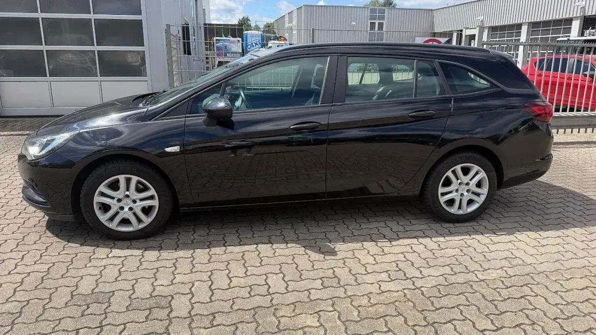 Gebraucht Opel Astra Business 136 PS (100 kW) 2018 Schwarz Kombi