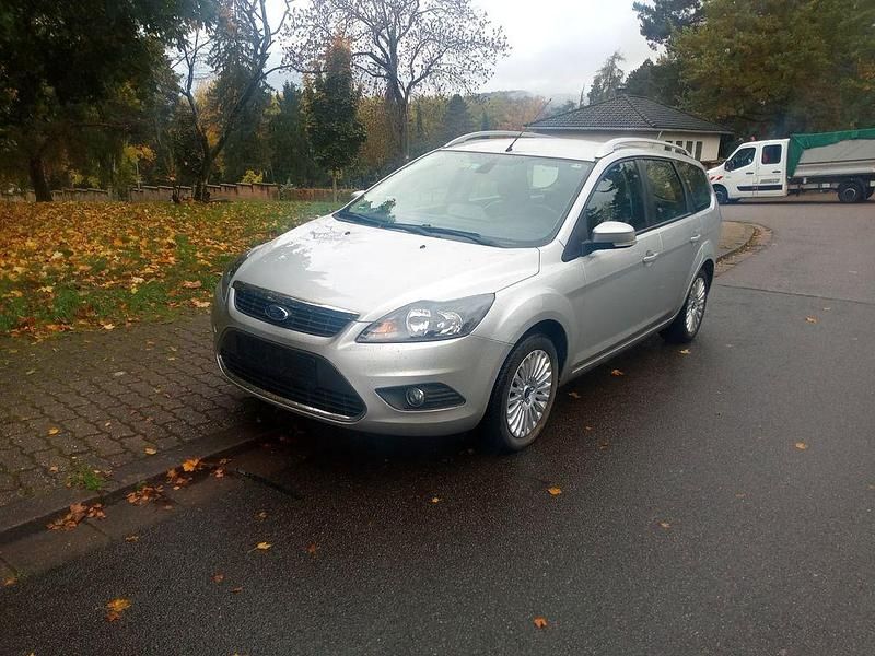 Silber Gebraucht 2008 Ford Focus Titanium Limousine | 4.590 € (Fairer Preis) - Bild 1/4