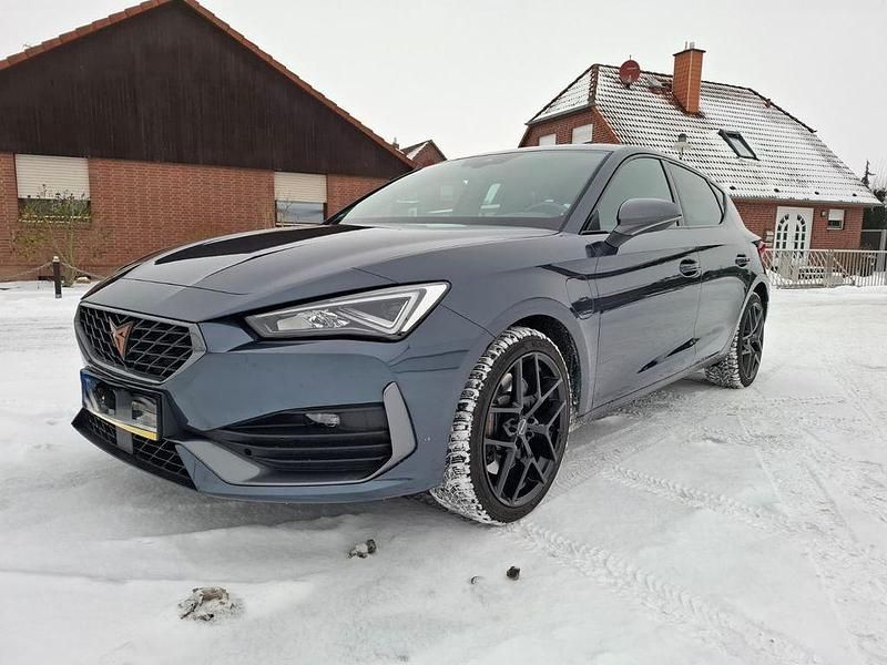 Grau Gebraucht 2021 Cupra Leon Limousine | 22.800 € (Guter Preis) - Bild 1/4