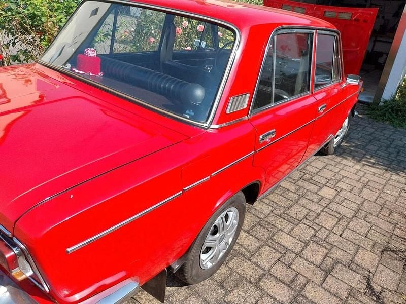 Usata Lada 2103 55 CV (40 kW) 1975 Rosso Berlina