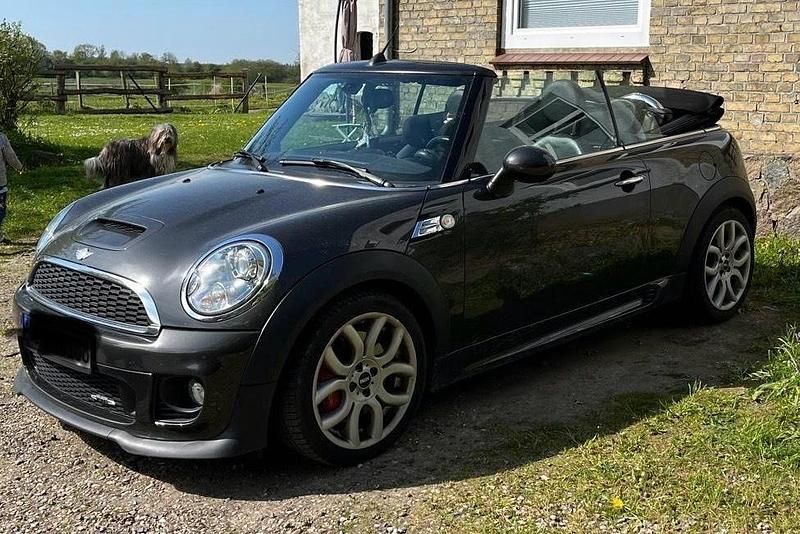 Grau Gebraucht 2012 Mini John Cooper Works Cabriolet Cabrio | 9.599 € (Fairer Preis) - Bild 1/4