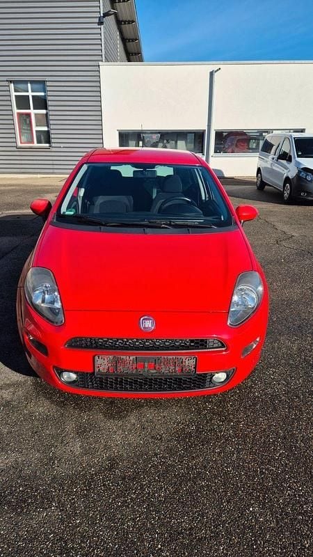 Gebraucht Fiat Punto 69 PS (50 kW) 2016 Rot Kleinwagen