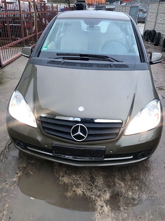 Braun Gebraucht 2009 Mercedes A160 Van / Kleinbus | 6.300 € (Fairer Preis) - Bild 1/4