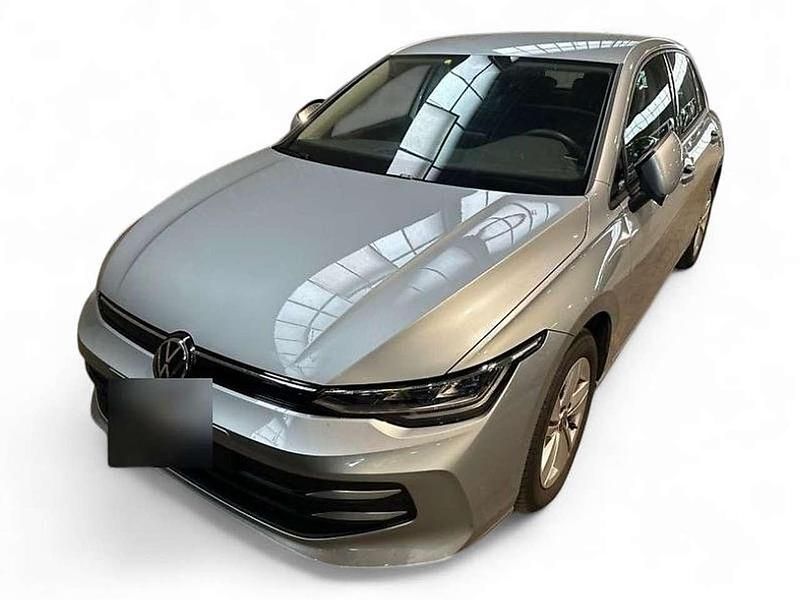 Oyster silver metallic Gebraucht 2025 VW Golf Life Limousine | 23.999 € (Superpreis) - Bild 1/3