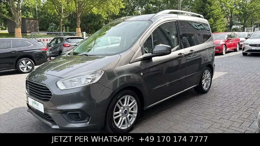 Gebraucht Ford Tourneo Courier Titanium 101 PS (74 kW) 2020 Grau Van / Kleinbus
